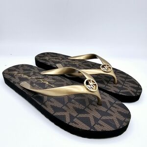 Michael Kors Jet Set Signature Flip Flops Gold Logo NWOT Women's size 11